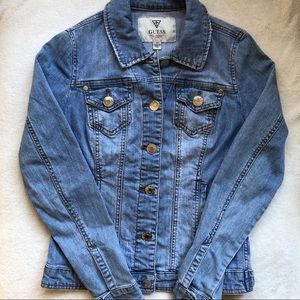 GUESS ALISANA Lightly Distressed Denim Jacket
